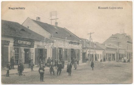 Nagymihály, Michalovce; Kossuth Lajos utca, Klein Zaroch cipész, Freireich T. könyvnyomda. Lándai József kiadása / street, shops, book printing house
