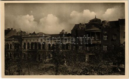 Békéscsaba, Szent István tér, városháza, Takarékpénztári egyesület