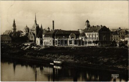 Szolnok, Tisza part és szálloda, zsinagóga. Weinstock E. 325.