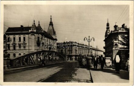1943 Kolozsvár, Cluj; Horthy Miklós út, Szamos híd, gyógyszertár, Katona sütöde, Uszodabajnokság reklám / street, Somes river bridge, pharmacy, bakery