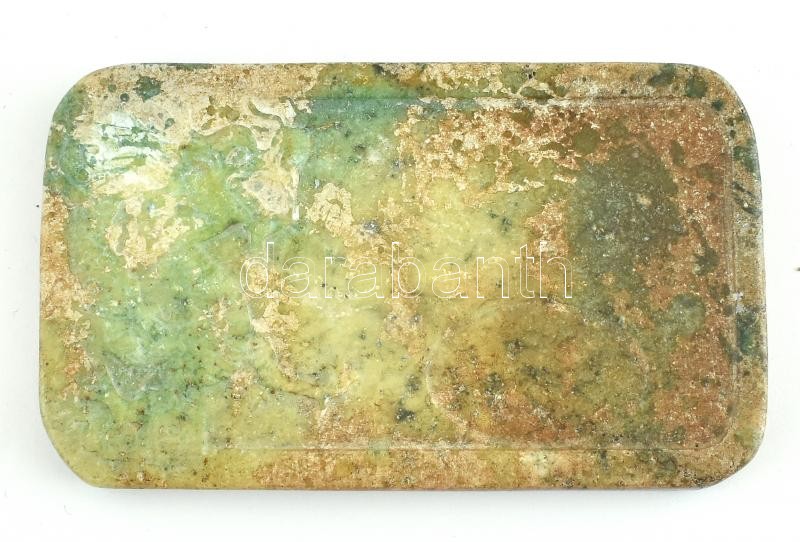 Jáde lap sárkány faragással, 5,5×9,5 cm