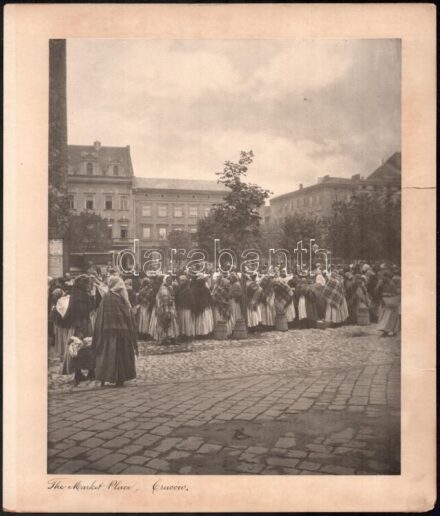 cca 1920 Krakkó, piactér, kartonra ragasztott fotó, feliratozva, karton sérült, 30×23,5 cm / Kraków, marketplace, photo on cardboard, cardboard with fault