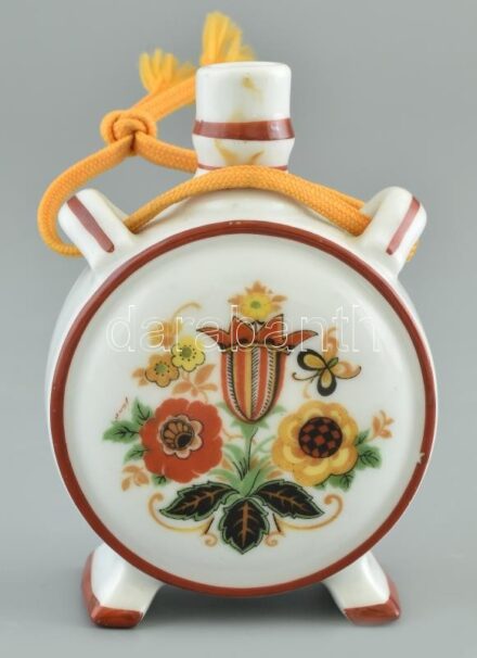 Zsolnay porcelán kulacs, kézzel festett, jelzett, apró lepattanással 10 cm