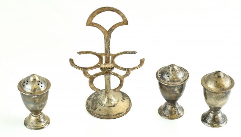 Royal Queen Sheffield ezüstözött fém fűszertartó 3 db szóróval, alján jelzett, kopott, kettő szóró teteje laza (elhasználódott menettel), m: 16 cm, szórók m: 8 cm