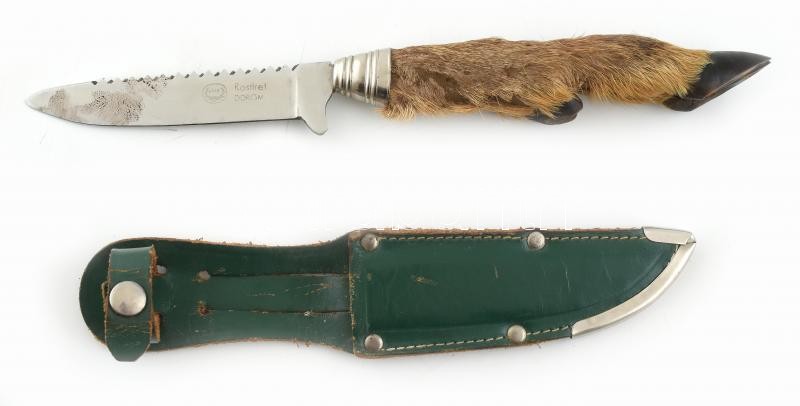 Vadászkés őzláb markolattal, bőr tokban, jó állapotban, h: 27 cm
