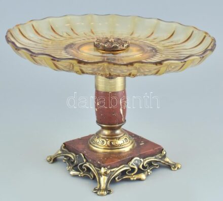 Régi kínáló, márvány talp, bronz rátéttel, borostyánüveg tállal. Kopott, picit ferde. m: 19 cm, d: 29cm