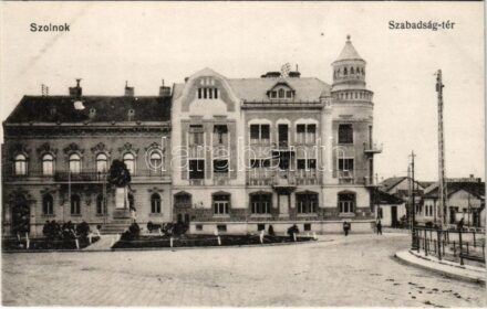 Szolnok, Szabadság tér, Vegytisztító és gőzmosógyár