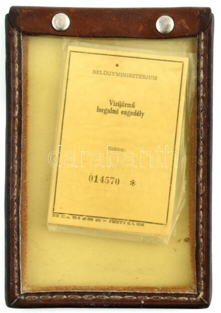 1969 Belügyminisztérium által kiállított vízi jármű forgalmi engedély, tartótokkal