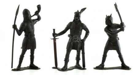 3 db retró szovjet gyártmányú figura (viking harcosok), műanyag, az egyik kisebb sérüléssel, m: 15-17 cm