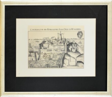 cca 2000 Budai királyi vár látképe. Régi metszet után készült modern nyomat, papír. Üvegezett, dekoratív fa keretben. 26×39 cm