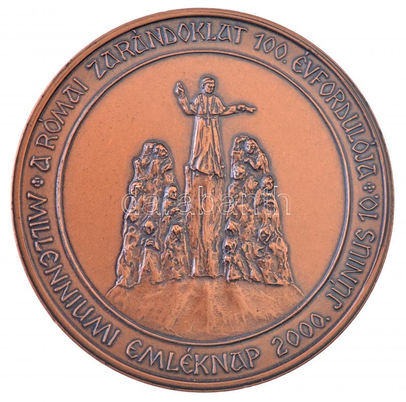 2000. 'A római zarándoklat 100. évfordulója - Milleniumi emléknap 2000. június 10. / Hajdúdorog város önkormányzata' kétoldalas bronz emlékérem, eredeti dísztokban (60mm) T:1- kis ph.