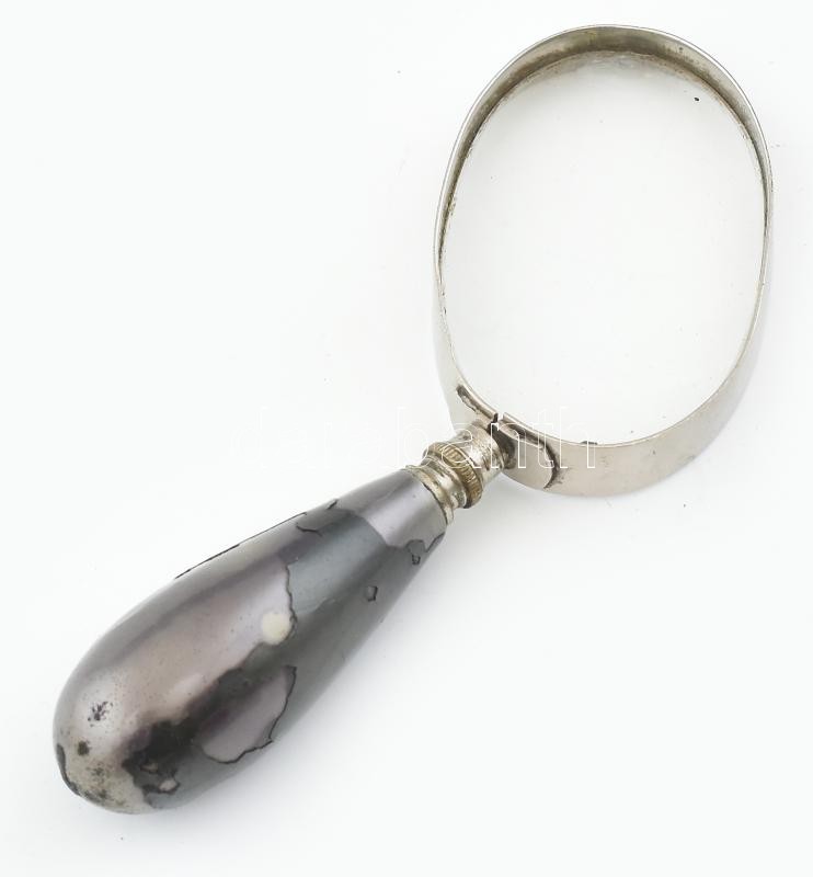 Nagyító, kopott, csorba üveggel, kopott fogóval. h: 15,5cm