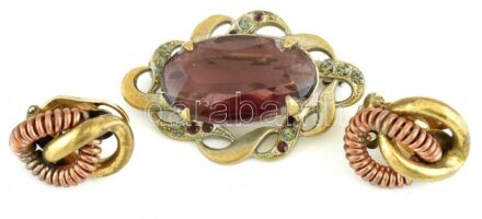 Régi bizsu fülklipsz és bross, kopásnyomokkal