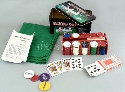 Hiányos póker készlet dobozban.