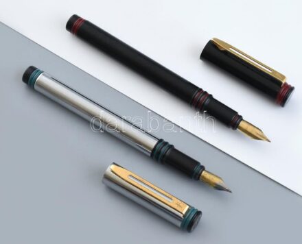 2db Waterman töltőtoll tokban.