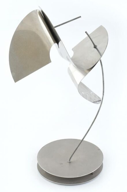 Kovács Tamás László. (1964): Inox III. 2009. Jelzett. m: 35 cm