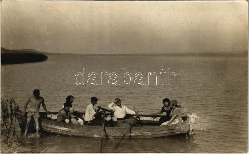 Balaton, csónakázás a halász csónakjával. photo