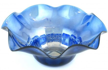 Nagy méretű kínáló, gyümölcsös tál. Lüszteres kék üveg. kézzel készült, fújt. Hibátlan. d: 36 cm