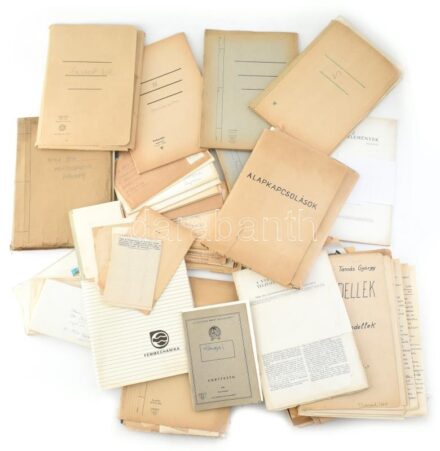 cca 1950-1980 Petrik Ottó közlekedésmérnök hagyatéka: levelezése, vasút történeti fotók, kéziratok, fotó másolatok, közlekedéstörténet. Érdekes anyag.