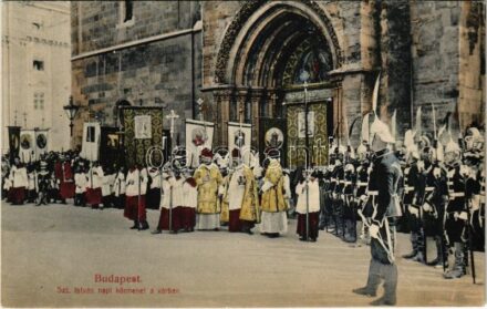 Budapest I. Szent István napi körmenet a várban