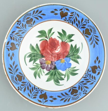 Népi tányér, kézzel festett cserép, jelzett, kopott, csorba, d:23cm