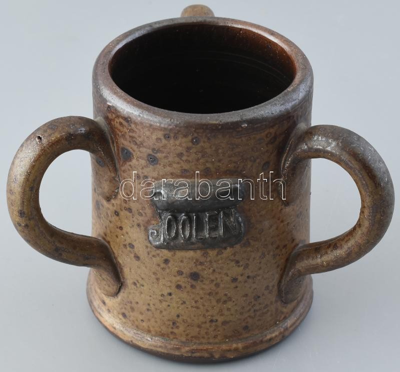 Háromfüles kerámia bögre, oldalán kisebb sérüléssel, m: 12 cm