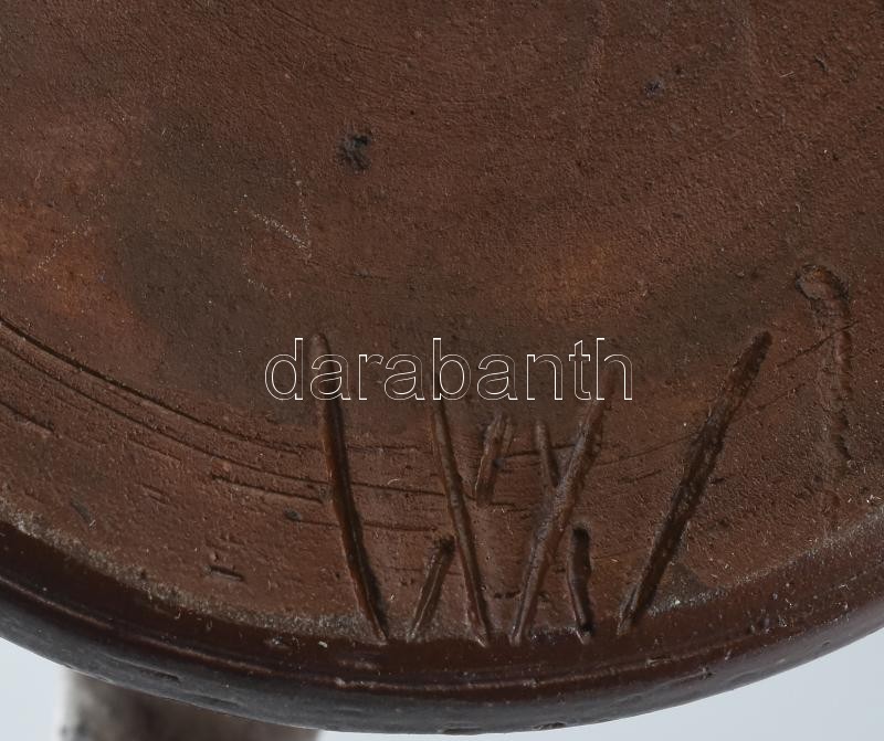 Háromfüles kerámia bögre, oldalán kisebb sérüléssel, m: 12 cm - Image 2