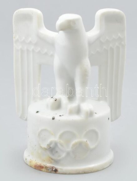 Fürstenberg 1936 Berlini Olimpia porcelán sas figura - Olympia - Adler. Fehér mázas, jelzett, sérülésekkel. 12,5 cm / Germany, Third Reich. A 1936 Berlin Olympics Porcelain Eagle Figurine by Fürstenberg