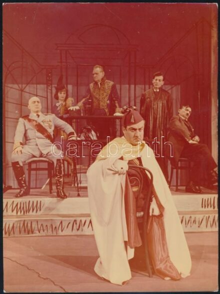 cca 1980 Fotók újságkivágások híres színészek és előadóművészek. Korda, Kudlik, Kabir, stb.