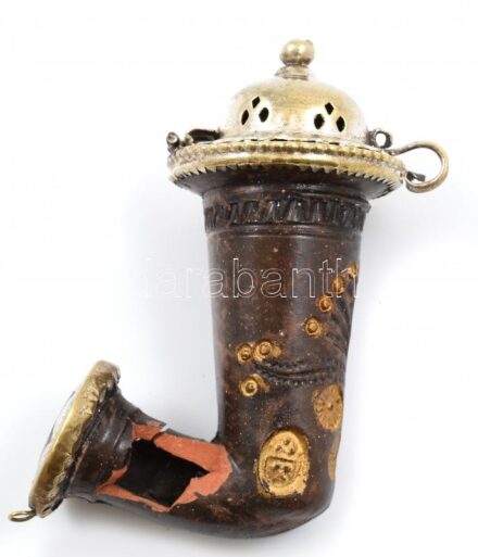 Tajtékpipa ezüst (Ag) szerelékkel. Jelzett, ezüst XIX. sz. sérült, hiányos 7,5 cm
