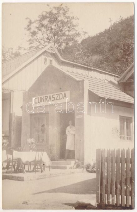 1928 Hámor (Miskolc), Sir Emil Cukrászdája, fagylalt kapható. Zöldfa vendéglővel szemben. photo
