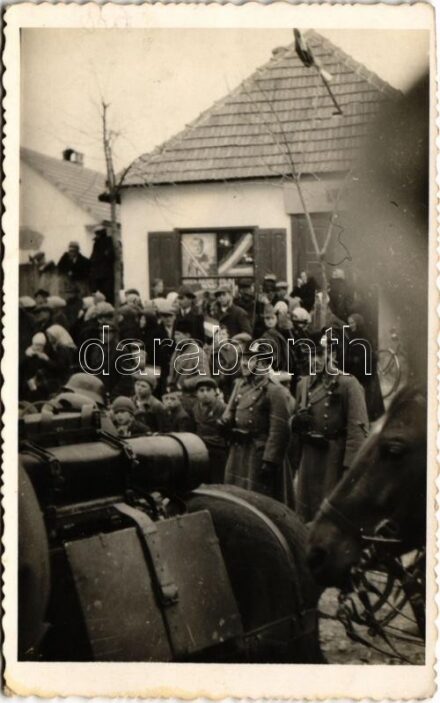 1938 Vágó, Gyubákó, Dubákovo (Besztercebánya) ?; bevonulás, csendőrök, Horthy portréja / entry of the Hungarian troops, gendarme. photo (fl)