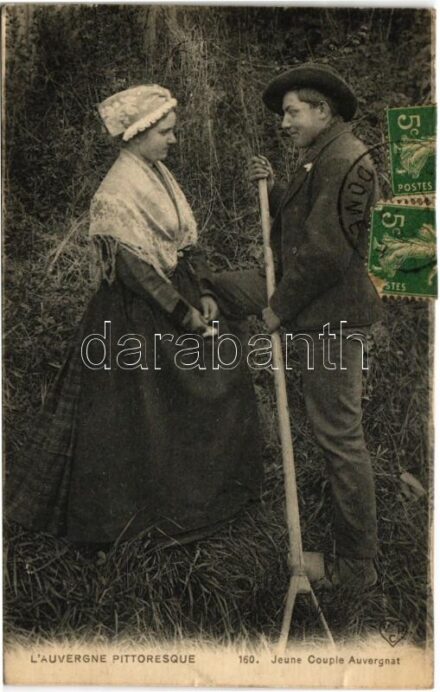 L'Auvergne Pittoresque. Jeune Couple Auvergnat / French folklore from Auvergne (EK)