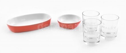 MALÉV reklámos emléktárgyak: Hollóházi porcelán tálka 2 db, szatyor, címkék, 3 db üvegpohár