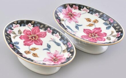 2 db Otagiri japán porcelán kínáló tál. Kézzel festett, jelzett, kis kopással. 14x9 cm