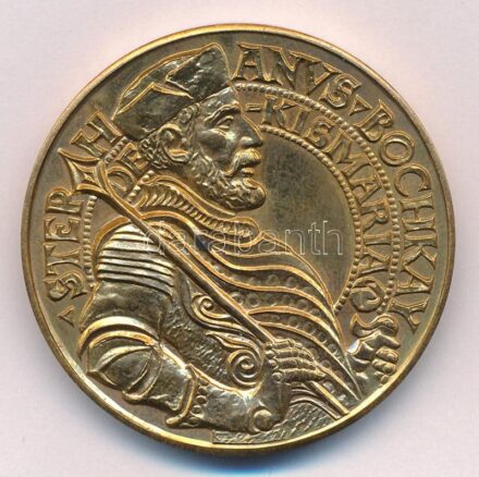 Tóth Sándor (1933-2019) 1982. 'Bocskai István / MÉE Hajdú-Bihar Megye' aranyozott bronz emlékérem (42,5mm) T:1- Adamo DE3