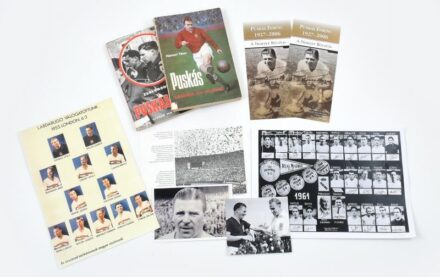 Puskás Ferenccel (1927-2006) kapcsolatos tétel: 2 db könyv, emléknyomtatványok, fényképek másolatai, újságkivágás, összesen 9 db