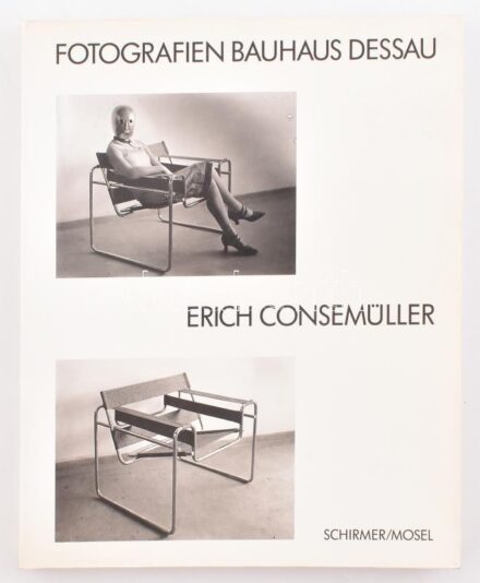 Consemüller, Erich: Fotografien Bauhaus Dessau. München, 1989, Schirmer/Mosel. Kiadói papírkötés, jó állapotban.