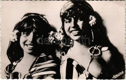 1953 Scenes et Types. Sud-Algérien, Type de Jeunes nomades / half-naked Algerian woman (EK)