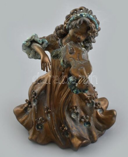 Bod Éva (1924-2004): Hegedűs hölgy, mázas kerámia figura, jelzés nélkül, kis kopásnyomokkal, m: 22 cm
