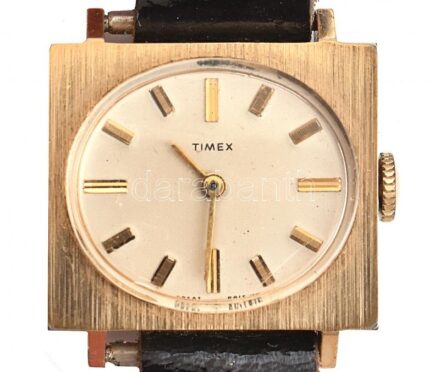 Timex, kézi felhúzós retro női karóra. 22x25 mm. Működő, jó állapotban eredeti dobozában, eredeti papírral.
