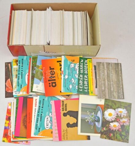 Kb. 750 db MODERN használatlan osztrák és német reklám képeslap dobozban / Cca. 750 modern unused Austrian and German advertising postcards in a box