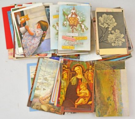 Kb. 450 db MODERN motívum képeslap dobozban: üdvözlő, művész / Cca. 450 modern motive postcards in a box: greetings, art