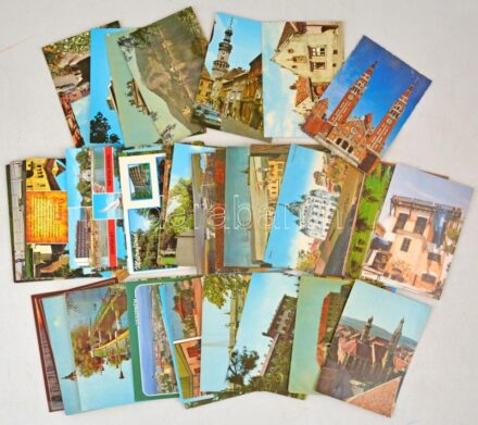 Kb. 87 db MODERN magyar város képeslap kis bonbonos dobozban / Cca. 87 modern Hungarian town-view postcards in a small box