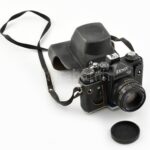Zenit 11 fényképezőgép Helios-44M, 2/58 objektívvel, kopott eredeti tokjában