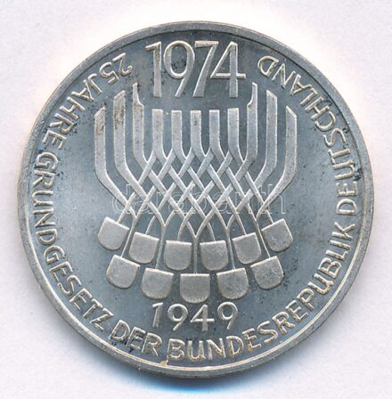 Német Szövetségi Köztársaság 1974F 5M Ag '25 éves az Alkotmány' T:1,1- Federal Republic Germany 1974F 5 Mark Ag '25th Anniversary - Constitutional Law' C:UNC,AU patina Krause KM#138