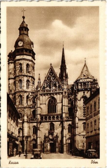 1943 Kassa, Kosice; Dóm / cathedral, automobiles