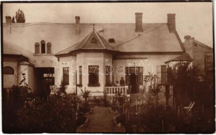 Budapest XXII. Nagytétény, Petőfi utca 6. szám alatti villa, kastély, kúria. Kampis photo