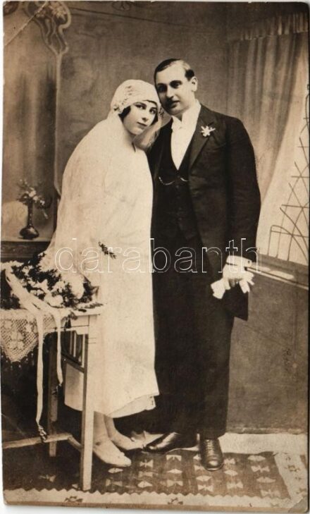 Zólyom, Zvolen; esküvő, házaspár / wedding, married couple. Atelier Árkos photo (vágott / cut)