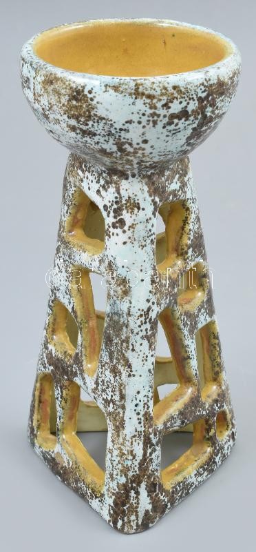 Retró kerámia gyertyatartó, jelzés nélkül, áttört motívumokkal, m: 21 cm